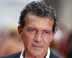 WHAT IS THE ZODIAC SIGN OF ANTONIO BANDERAS?